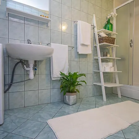 Apartman Leo-marin *