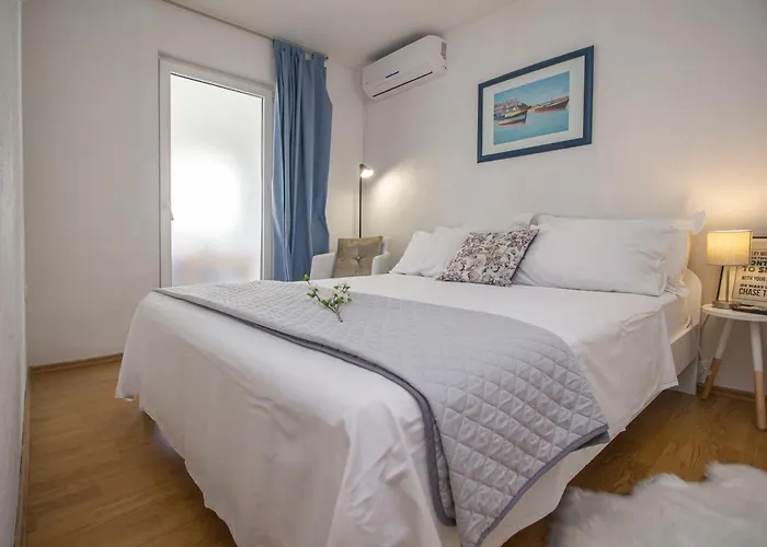 Leo-marin Макарська