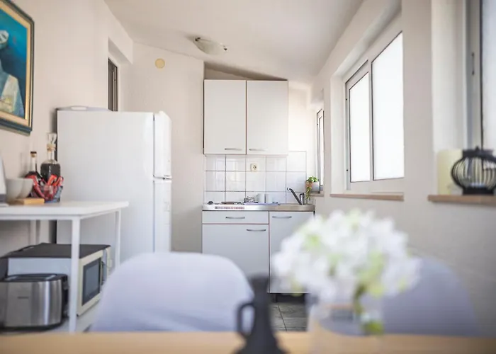 Apartment Leo-marin *